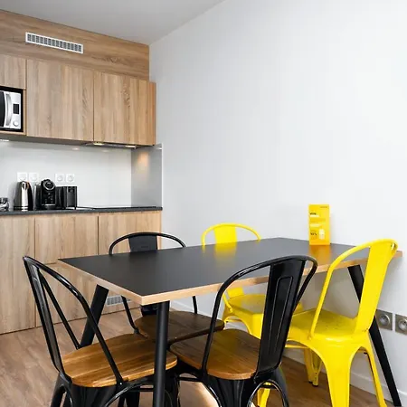 Aparthotel Staycity Near Disneyland Paris 4*