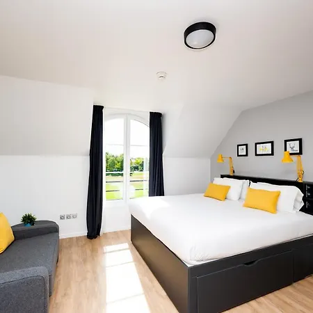 Staycity Near Disneyland Paris Aparthotel 4*