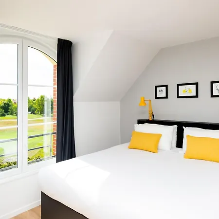 Aparthotel Staycity Near Disneyland Paris 4*