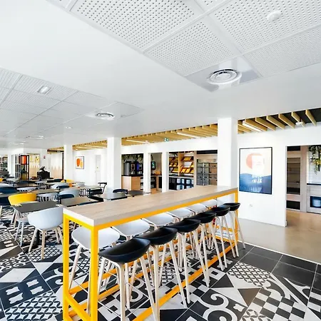 Staycity Near Disneyland Paris Aparthotel 4*