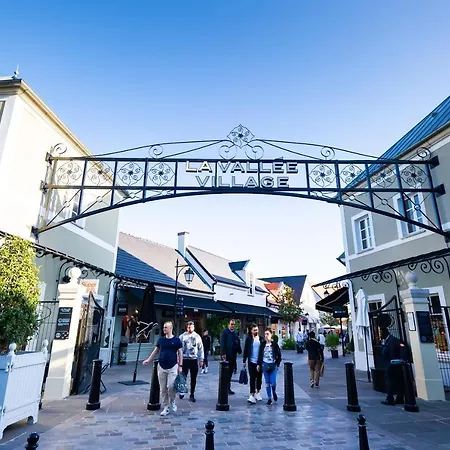 Aparthotel Staycity Near Disneyland Paris 4*